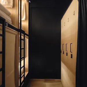 Hostel Westay Capsule, Dubai